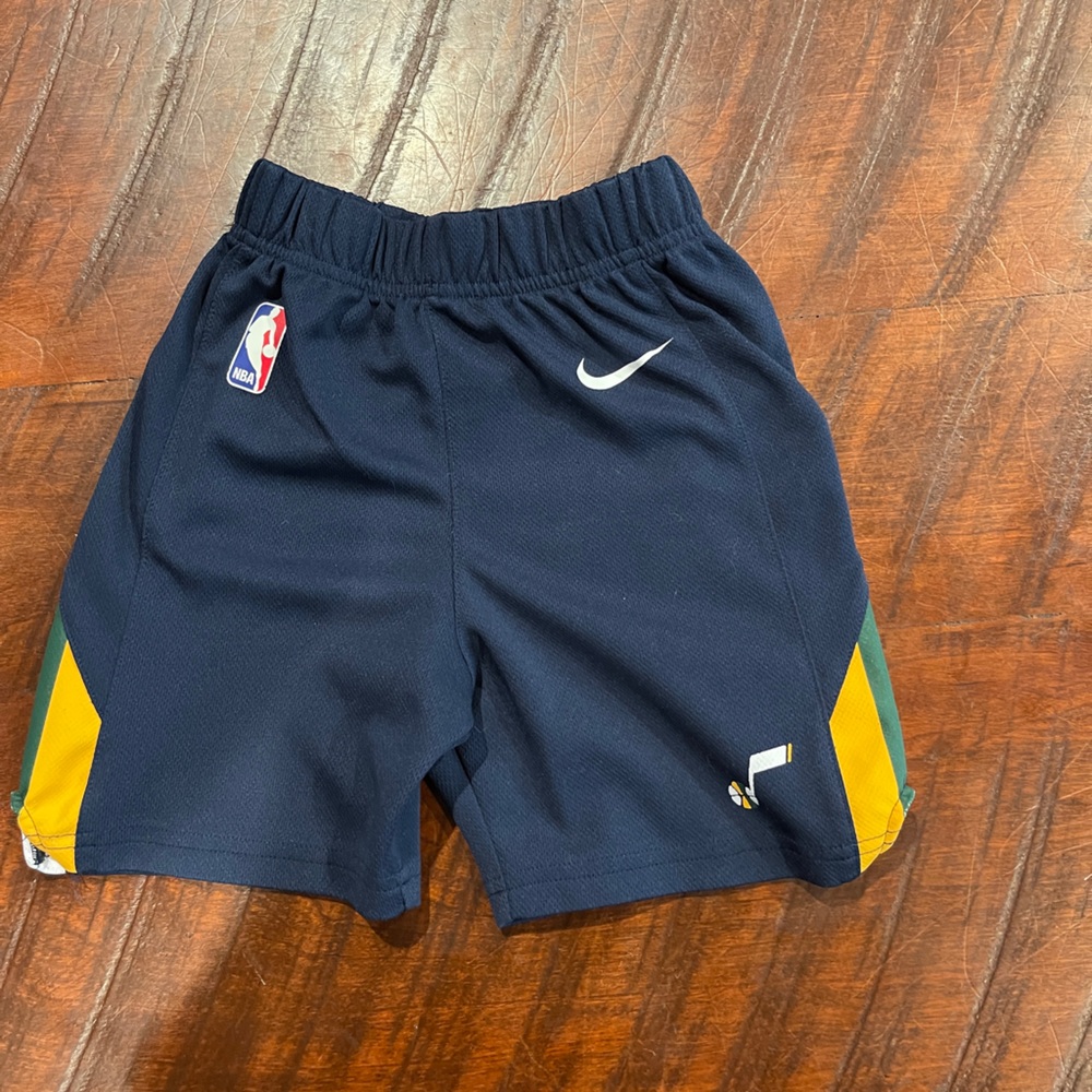 Lot of 3T boys pants and a pair of shorts